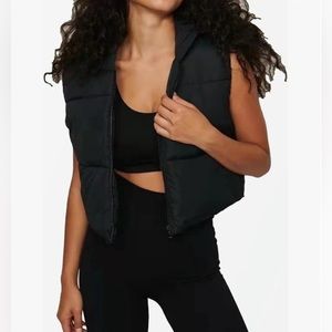 Cropped puffer vest - size medium.